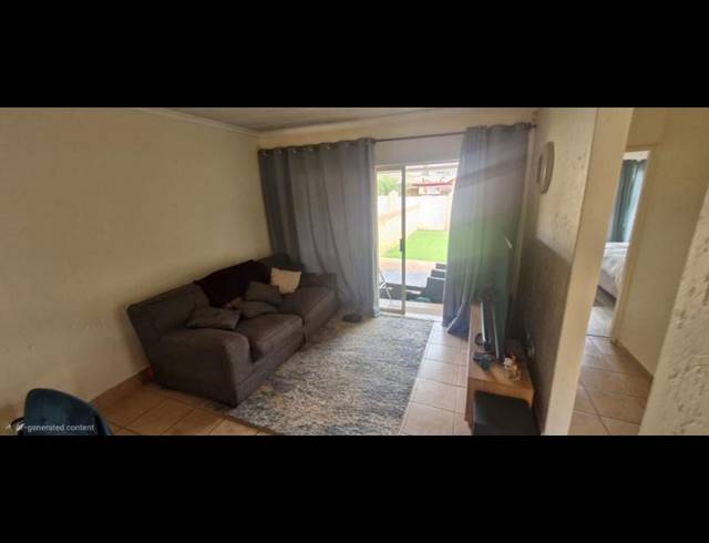 2 BEDROOM TOWNHOUSE FOR SALE IN HEUWELSIG ESTATE